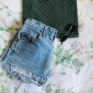Vintage high waisted Levi’s denim shorts